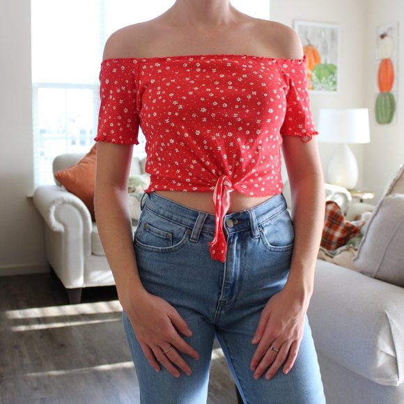 Red Off Shoulder Crop Top - Picture 4 of 7